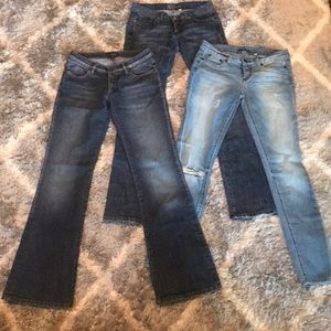 3 pairs woman’s jeans